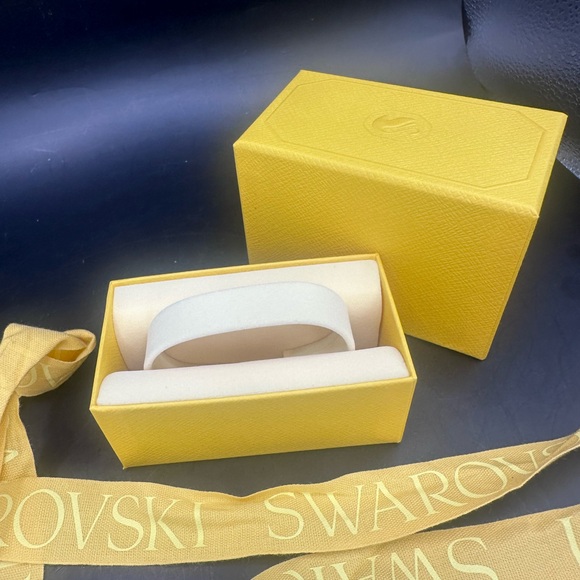 Swarovski Vibrant Yellow Gift Box - packaging - Picture 1 of 3